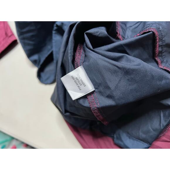 Salty Crew S-Hook Wind Breaker Red /Blue Mens size XL
Summer / hiking / outdoors - Picture 9 of 11